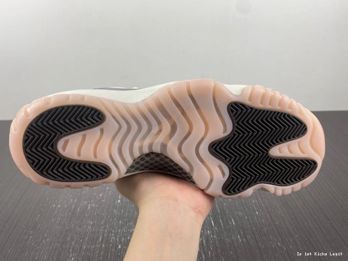 Neapolitan AR0715-101 WMNS Jordan Air 11 0802
